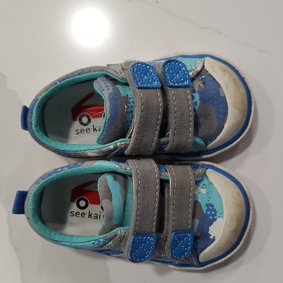 See Kai Run Size 4 Sneakers - Picture 2 of 7